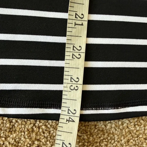 Kona Sol Black/White Striped UPF 50 Long Sleeve Rash Guard Tee Size Small - Picture 4 of 6